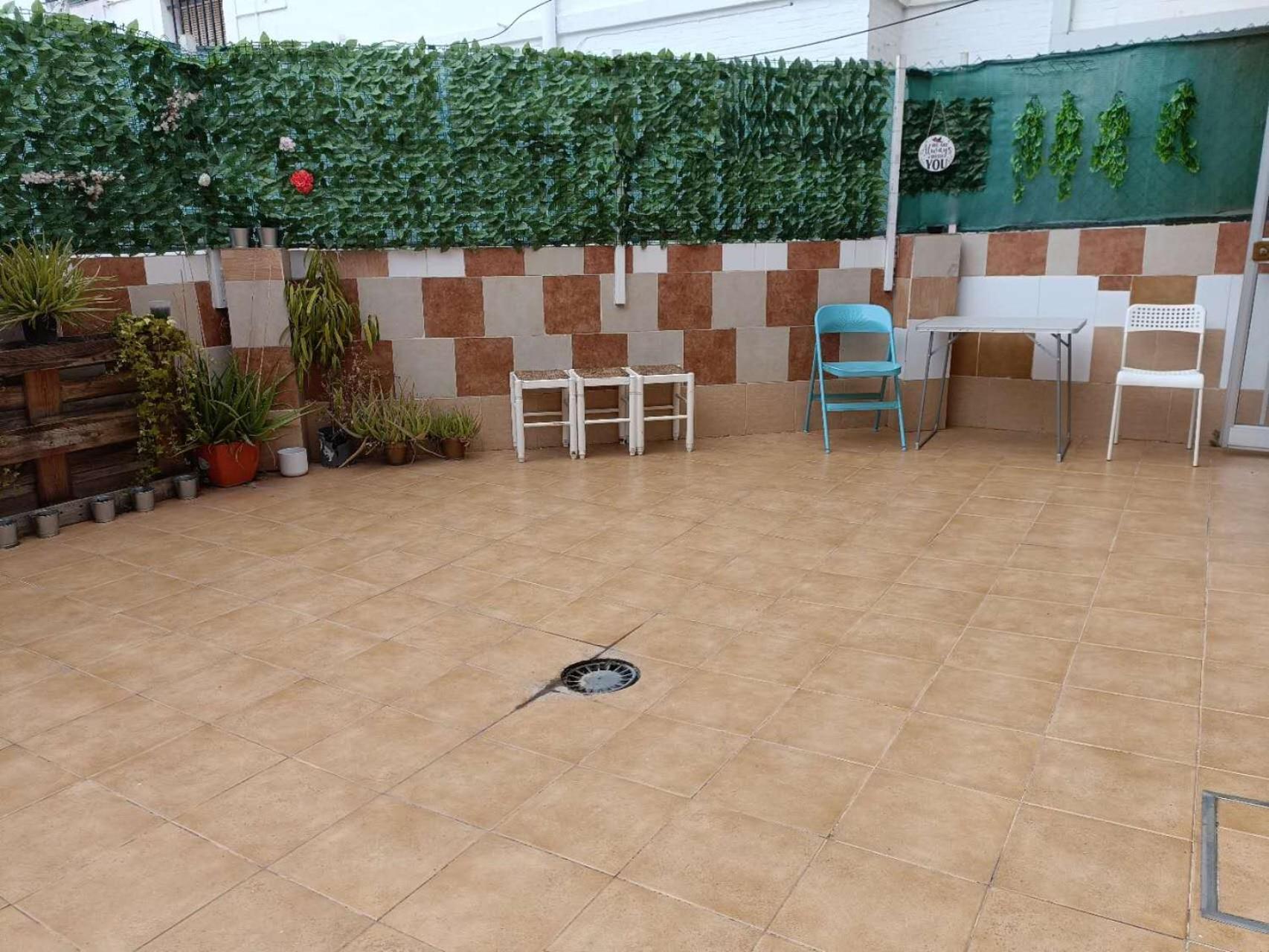 8 Mins Walk To Train Station Low Cost Youth Hostel Sevilla Kültér fotó